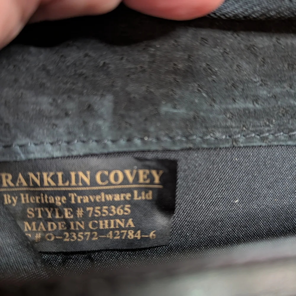 Vintage FRANKLIN COVEY Size 11 x 8.5  Synth Leather ~Planner/Binder Zip